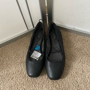 Black ballet style flats